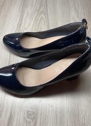 Жіночі туфлі темно-сині3 фото