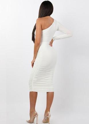 Ніжне біле плаття зі складанням3 фото