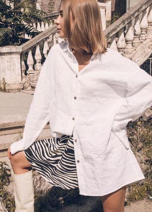 Біла сорочка оверсайз в стилі бохо з натурального льону