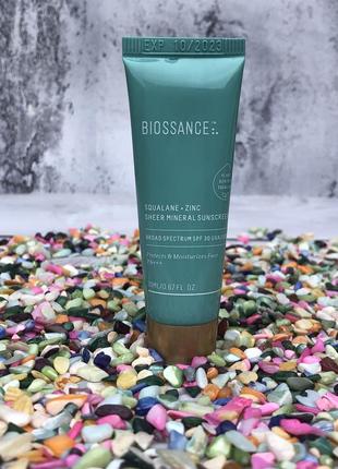 Мінеральний сонцезахисний крем для обличчя biossance - squalane + zinc sheer mineral sunscreen spf 30 pa +++