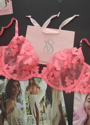 Трендовый бюстгальтер лиф вышевка very sexy
unlined floral embroidery demi bra 36d 80д victoria's secret виктория сикрет вікторія сікрет оригинал4 фото