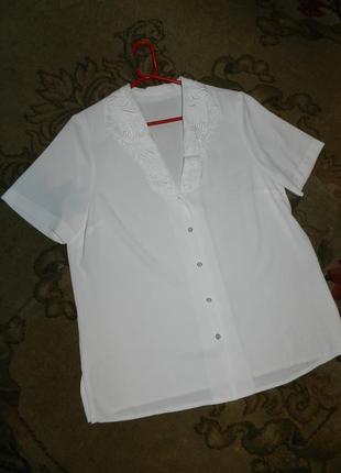 Чудова,офісна,чепурна,біла блузка з мереживним комірцем,великого розміру5 фото