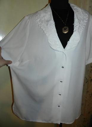 Чудесная,офисная,нарядная,белая блузка с кружевным воротничком,большого размера3 фото