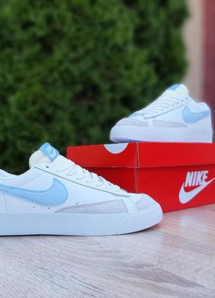 Женские летние кроссовки nike blazer mid белые с голубым низкие модные кеды найк блезер3 фото