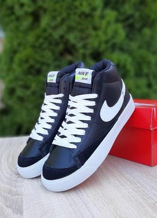 Женские летние кроссовки nike blazer mid чёрные на белой высокие модные кеды найк блезер10 фото