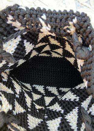 Гарна плетена чорно - біла сумочка4 фото