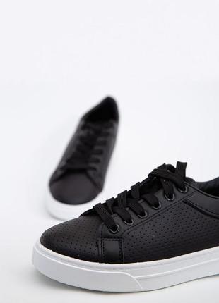 Жіночі кросівки з еко-шкіри колір чорний3 фото