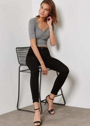 Кроп топ в рубчик topshop з гарним вирізом на грудях