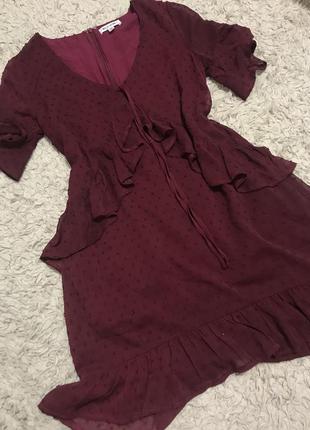 Платье с рюшами