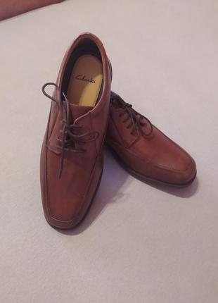 Нові шкіряні туфлі шкіряні туфлі clarks 41 р.