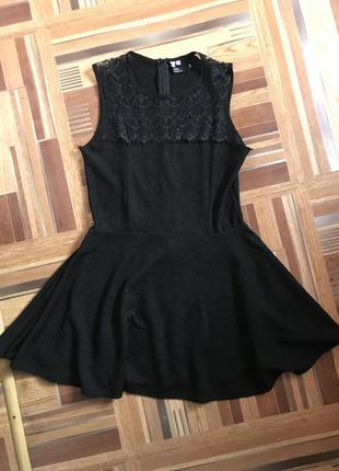 Чёрное платье с гипюром3 фото