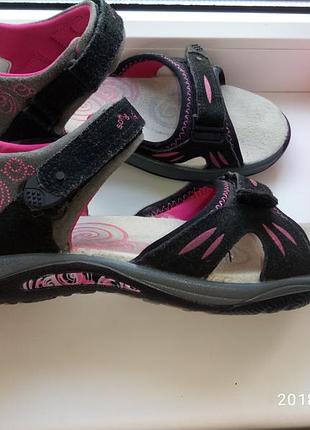 Спортивні шкіряні сандили раз. 38