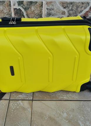 Яскравий надійні дорожній чемодан wings 147 жовтий5 фото