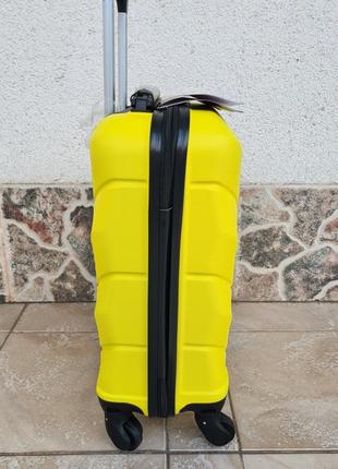 Яскравий надійні дорожній чемодан wings 147 жовтий4 фото