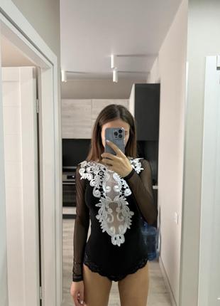 Боді з мереживом