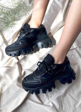 Прекрасные женские кроссовки в стиле prada cloudbust thunder black чёрные