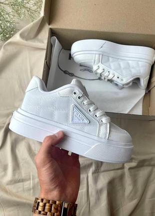 Нереальные женские кроссовки prada macro re-nylon brushed leather sneakers белые