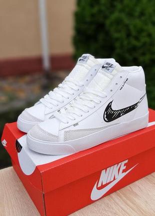 Женские летние кроссовки nike blazer mid  77 белые с чёрным высокие модные кеды найк блезер4 фото