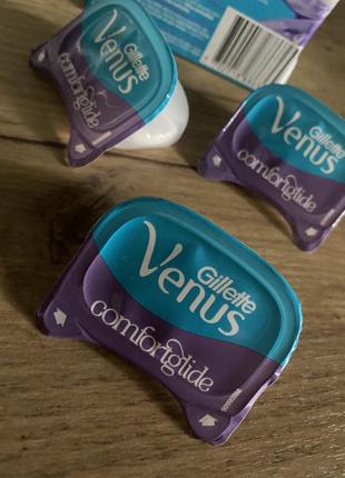 Поштучно змінні касети леза на станок венус gillette venus3 breeze фіолетові з гелем2 фото