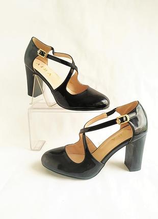 Босоніжки .польща.розміри з 37 39 40