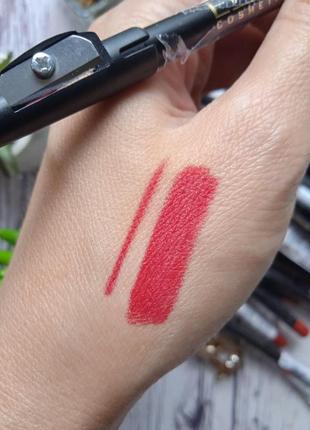 Контурний олівець для губ з точилкою eveline cosmetics max intense colour тон 15 red3 фото