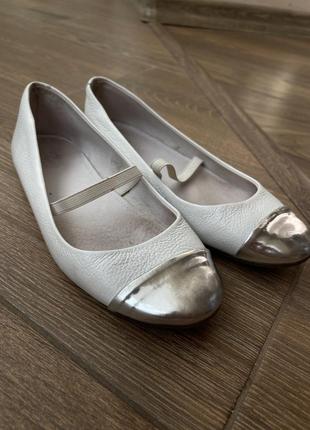 Zara шкіра,балетки,34 розмір