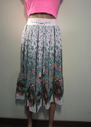 Легка літня плісирована спідниця