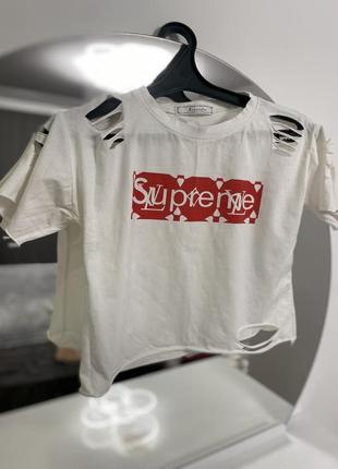 Футболка вкорочена