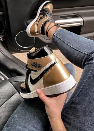 Чоловічі кросівки nike air jordan 1 retro high patent gold toe / мужские кроссовки найк аир джордан6 фото