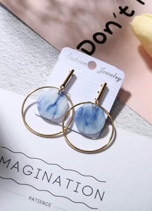 Очень стильные и интересные серьги.