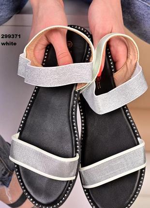 Босоніжки жіночі резинка