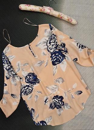 Нежно-кремовая блуза с крупным  цветочным рисунком. вискоза 100%4 фото