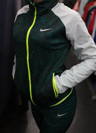 Костюм женский