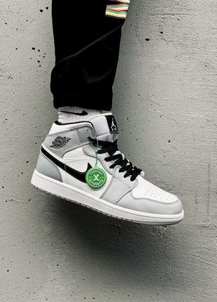 Круті унісекс кросівки nike air jordan retro 1 mid light smoke grey stock x білі з сірими 36-45 р