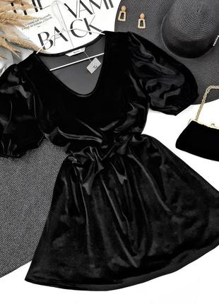 Оксамитове плаття з об'ємними рукавами / чорна оксамитна сукня tu