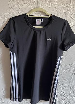 Спортивна футболка від adidas