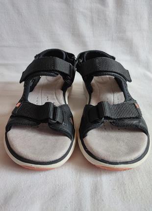 Жіночі шкіряні сандалі шльопанці босоніжки clarks eu 37 (23-23,5 см)1 фото
