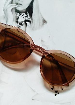 Стильные  солнцезащитные очки  в цветной оправе розовый5 фото