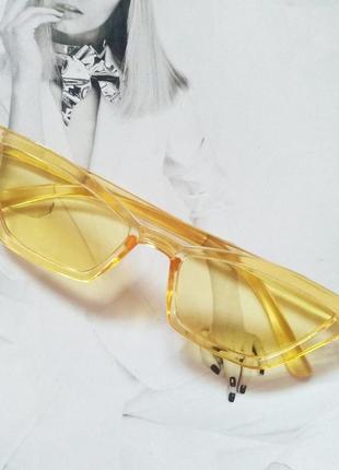 Стильные винтажные  очки солнцезащитные с острыми углами желтый 1