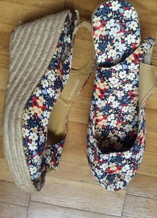 Босоніжки plato