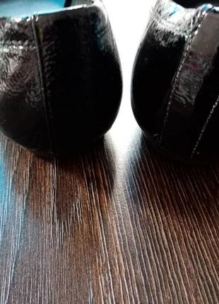 Лаковані туфлі(шкіра) footglove 36 розмір 23 см устілка. в хорошому стані.3 фото