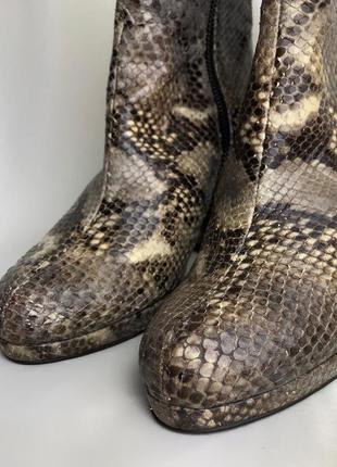 Черевики зі зміїної шкіри russel&bromley шкіряні ботильони на підборах змія кожаные змеиные ботинки на каблуке натуральная кожа змеи4 фото