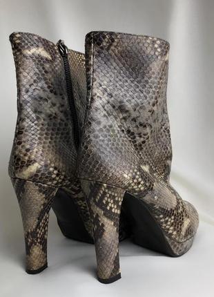 Черевики зі зміїної шкіри russel&bromley шкіряні ботильони на підборах змія кожаные змеиные ботинки на каблуке натуральная кожа змеи2 фото
