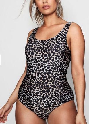 Купальник плюс-сайз. 16 boohoo plus animal print scoop back swimsuit