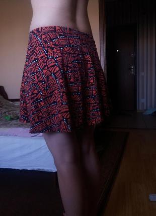 Модная короткая котоновая юбка-полусолнце forever 213 фото