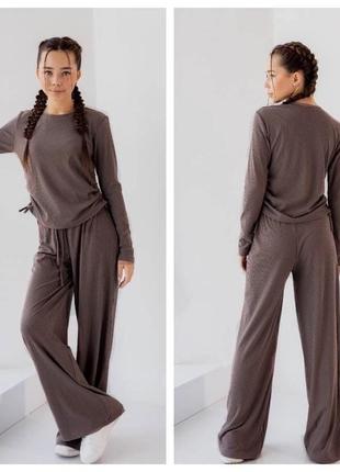 Модний костюм для дівчаток