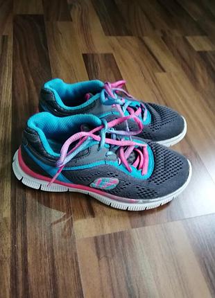 Кросівки на дівчинку р29 skechers