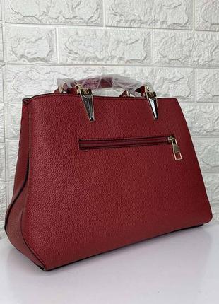 Модна жіноча сумочка з брелком. жіноча сумка з плечовим ременем для жінок червона3 фото