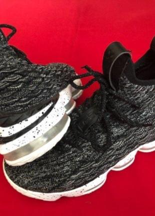 Кроссовки nike lebron 15 оригинал 40-41 размер 26 см