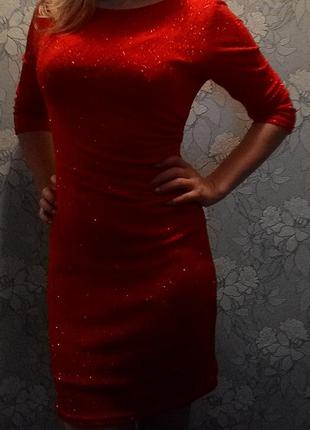 Червоне блискуче плаття5 фото